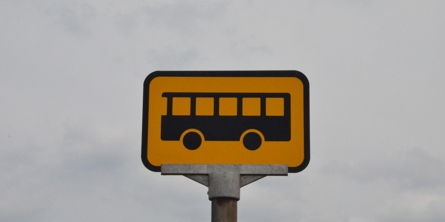 Busstoppested skilt